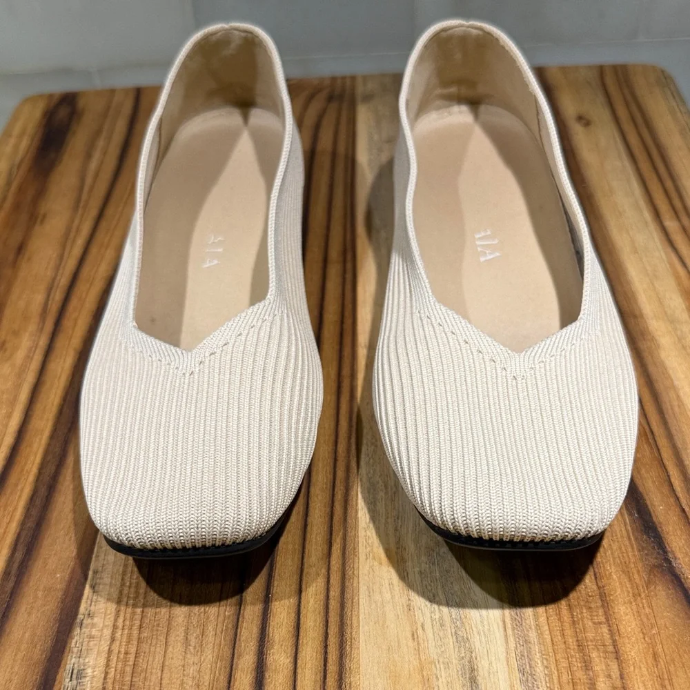 VIVAIA Mia 2.0 Square-Toe, V-Cut Flats Elegant Women's Flats in a Neutral Beige. - Picture 3 of 10